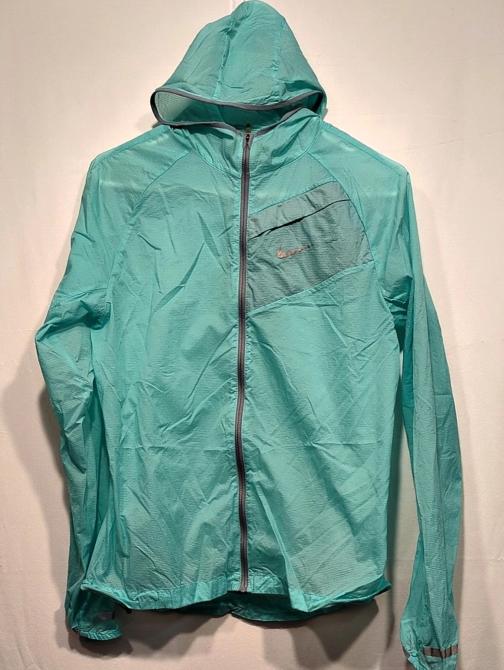 Nike Women's Hooded Windbreaker Sage Green Size Medium
